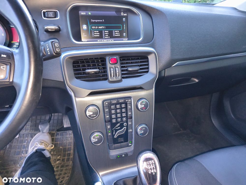 Volvo V40 D2 - 9