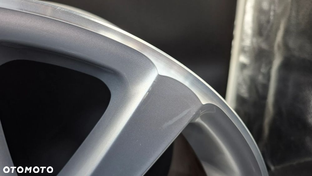 Felga Aluminiowa 18 VW Passat B6 B7 5x112 ET 44 Omanyt 3C0601025AG - 3