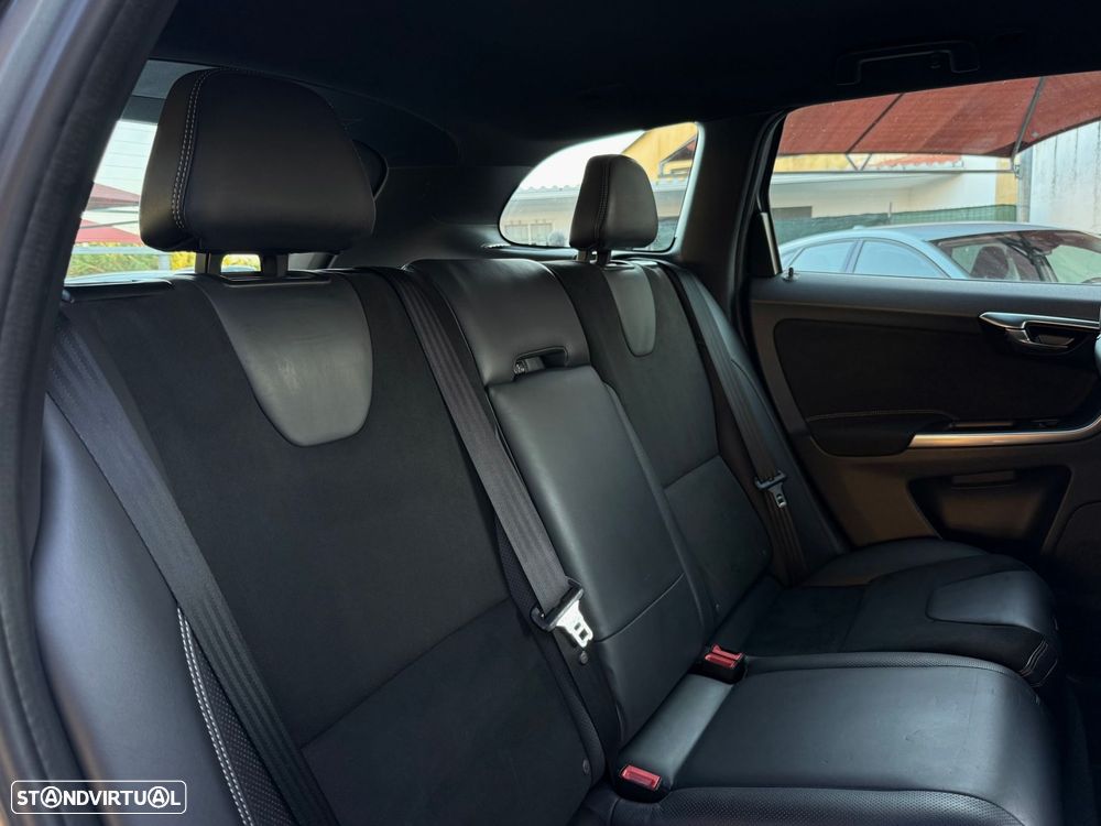 Volvo XC 60 2.0 D4 R-Design - 10