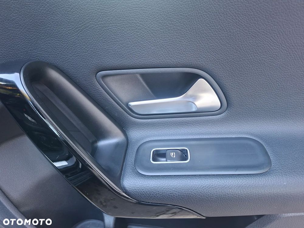 Mercedes-Benz Klasa A 160 Advanced Progressive - 23