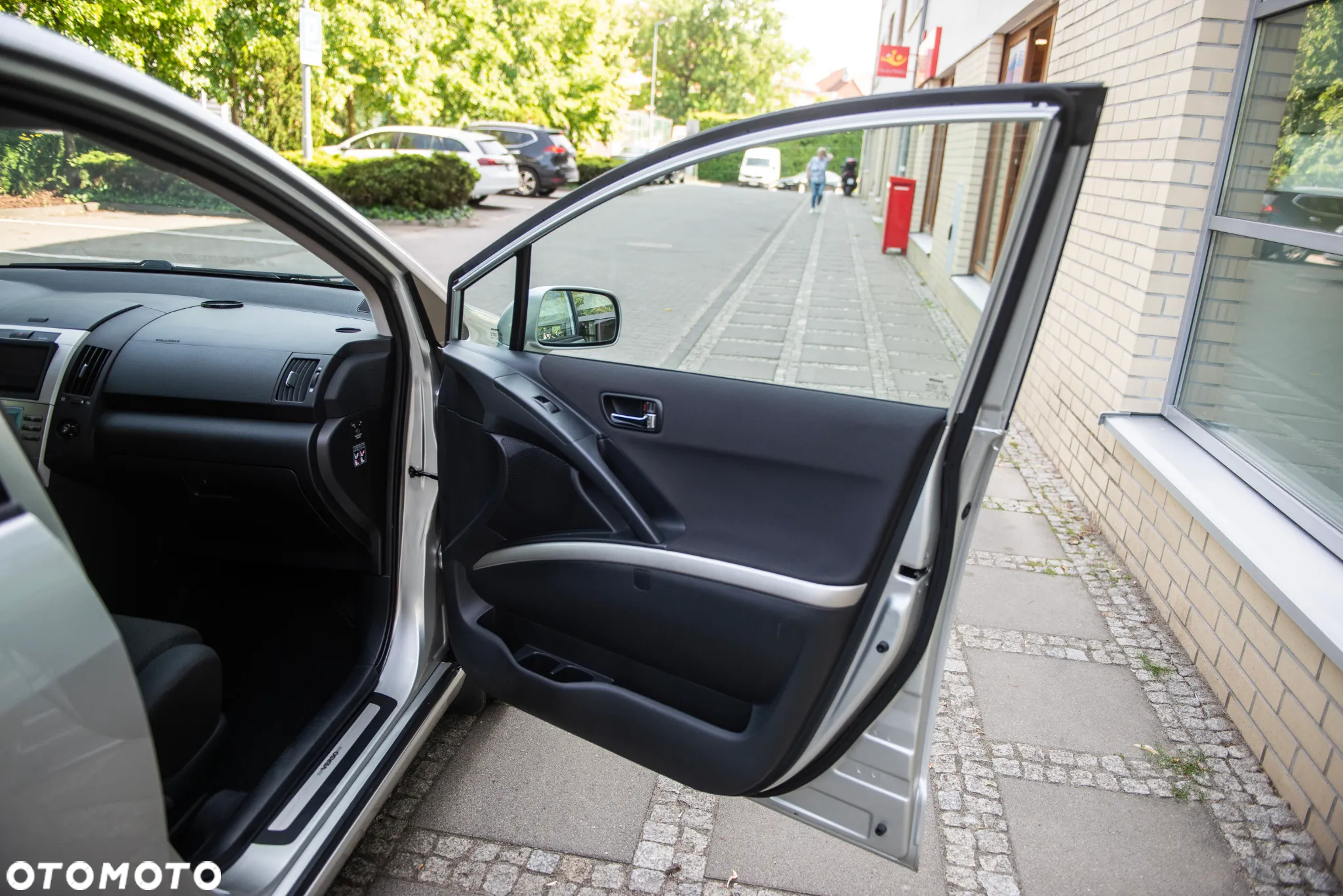 Toyota Corolla Verso 1.8 Premium - 23