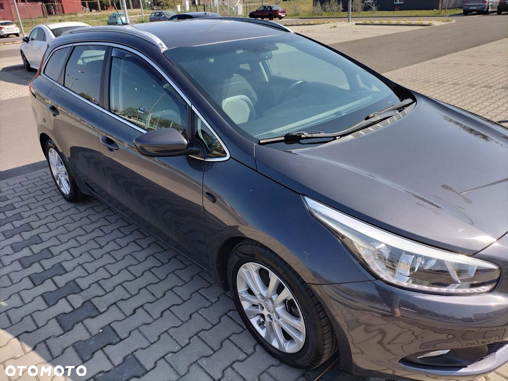 Kia Ceed 1.6 CRDi 128 Platinum Edition - 9