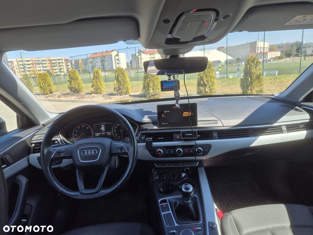 Audi A4 Avant 35 TFSI - 30
