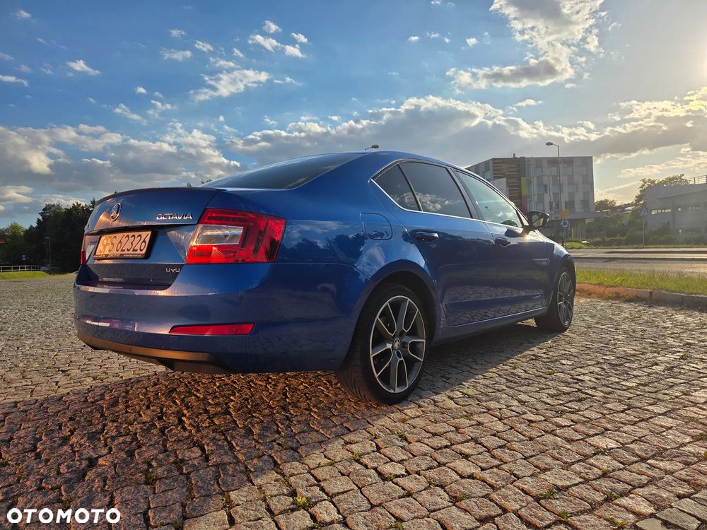 Skoda Octavia 2.0 TDI 4x4 Style DSG - 10