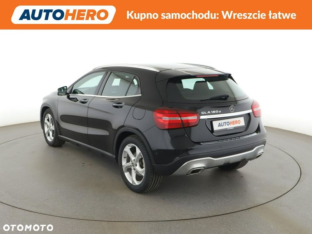 Mercedes-Benz GLA 180 d Urban - 5