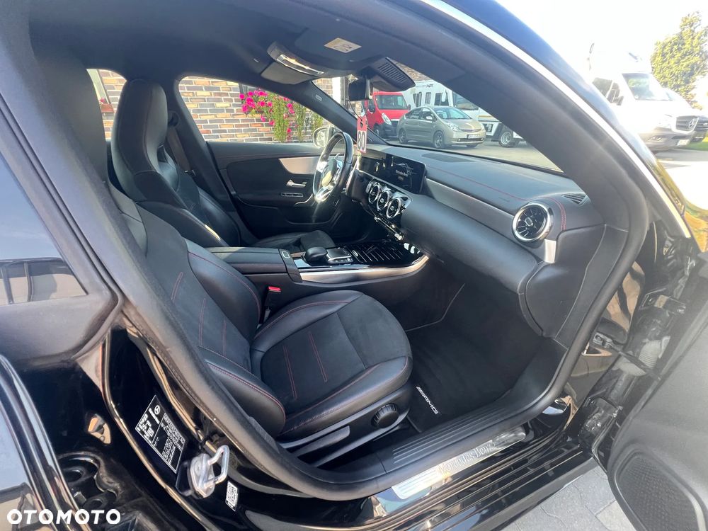 Mercedes-Benz CLA - 16