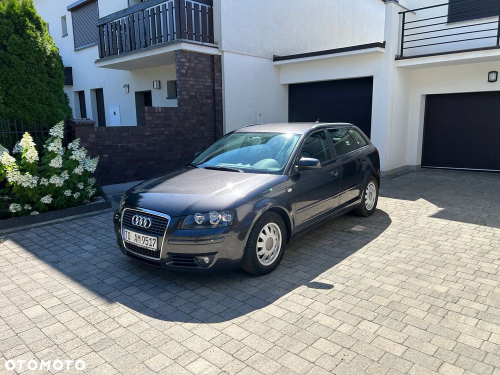Audi A3 Sportback 2.0 TDI DPF (DSG) S tronic Ambiente - 1