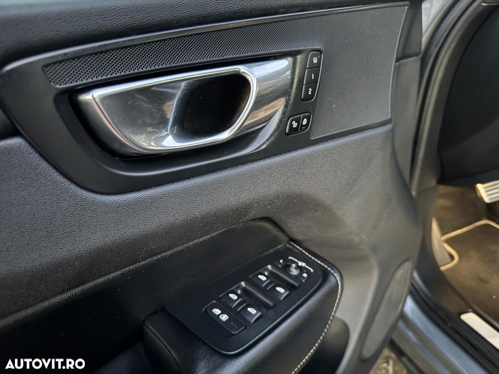 Volvo XC 60 T5 AWD Geartronic RDesign - 27