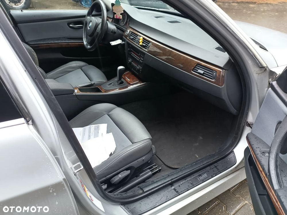 BMW Seria 3 330i - 19