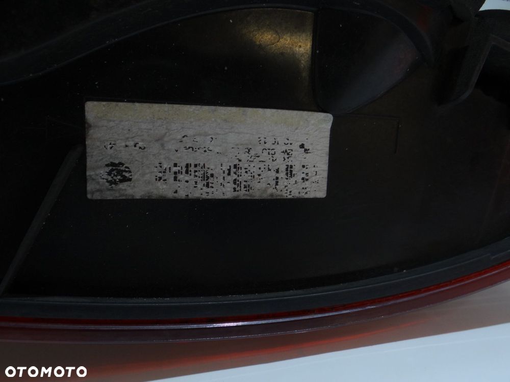 LAMPA LEWY TYŁ BMW E88 - 8