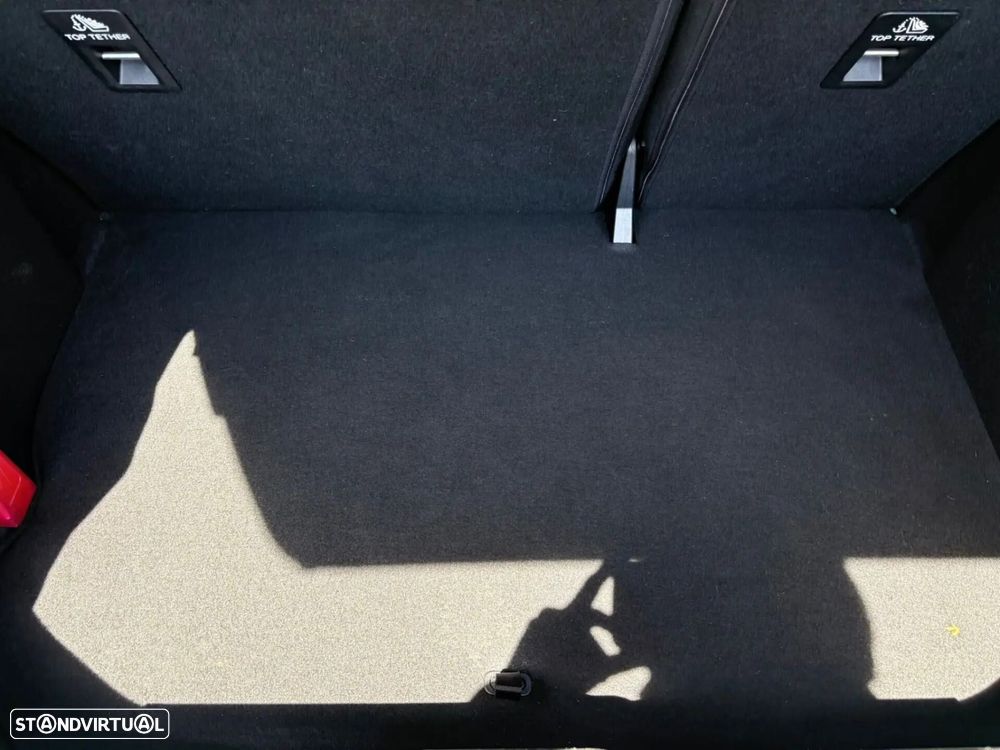 Ford Fiesta 1.0 T EcoBoost Titanium - 28