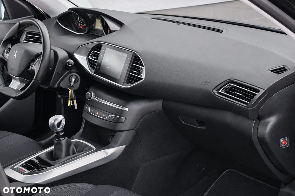 Peugeot 308 1.6 BlueHDi Allure S&S - 13