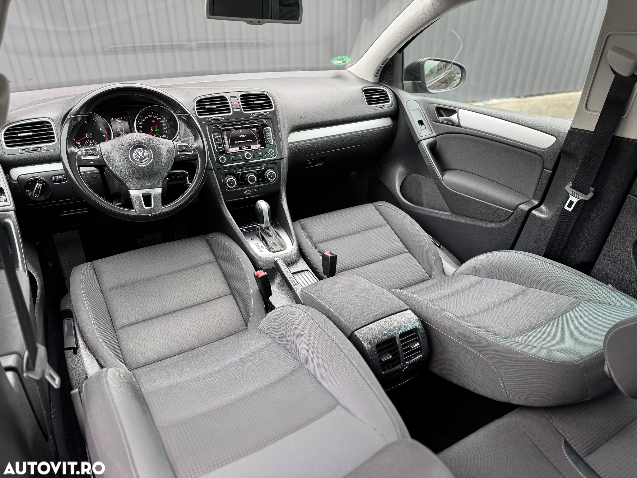 Volkswagen Golf - 10