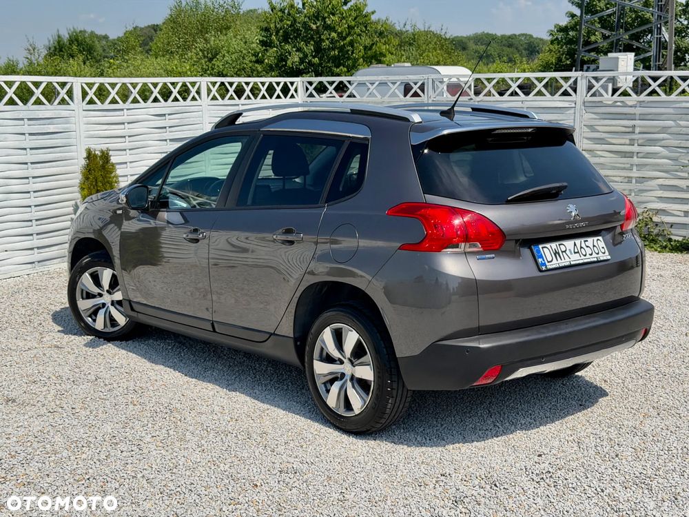 Peugeot 2008 1.2 Pure Tech Style S&S - 3