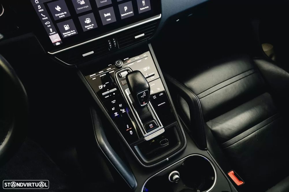 Porsche Cayenne Coupé E-Hybrid Platinum Edition - 36