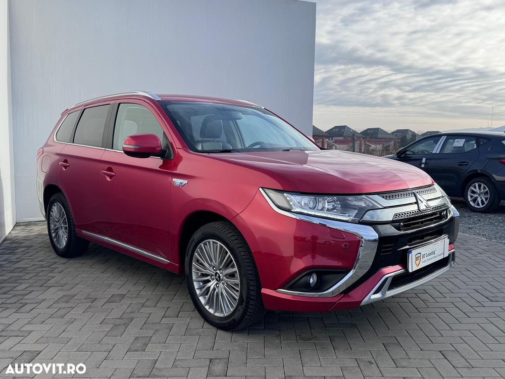 Mitsubishi Outlander - 2