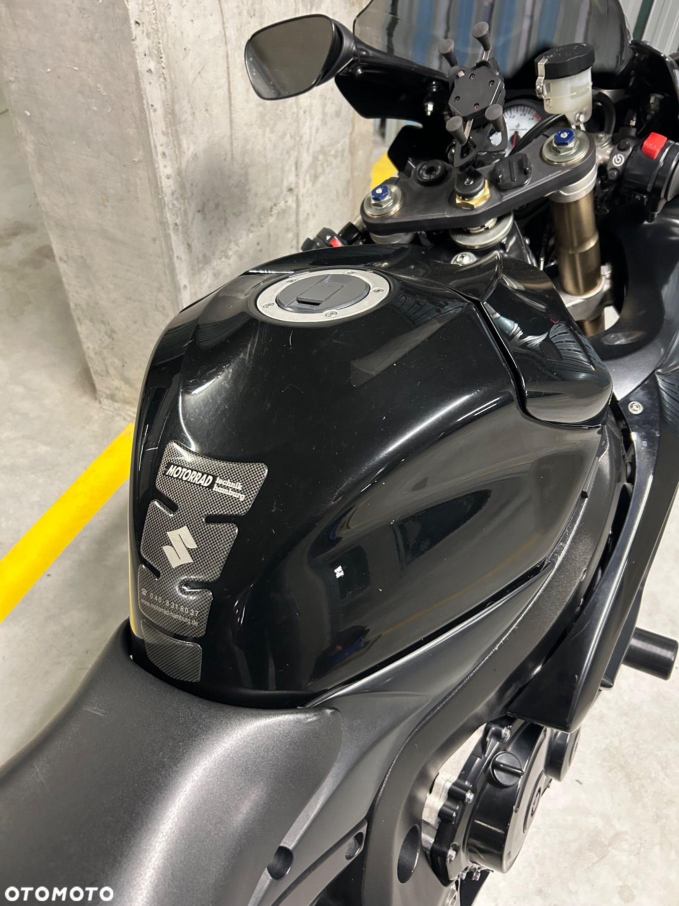Suzuki GSX-R - 25