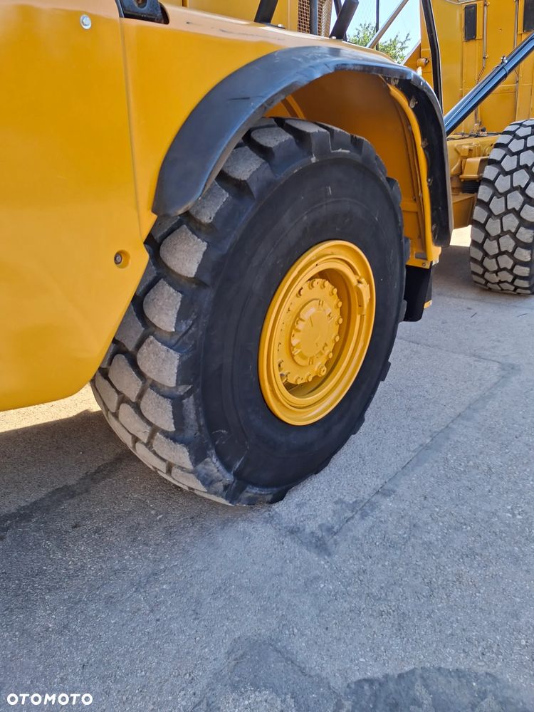 Caterpillar 725 - 33