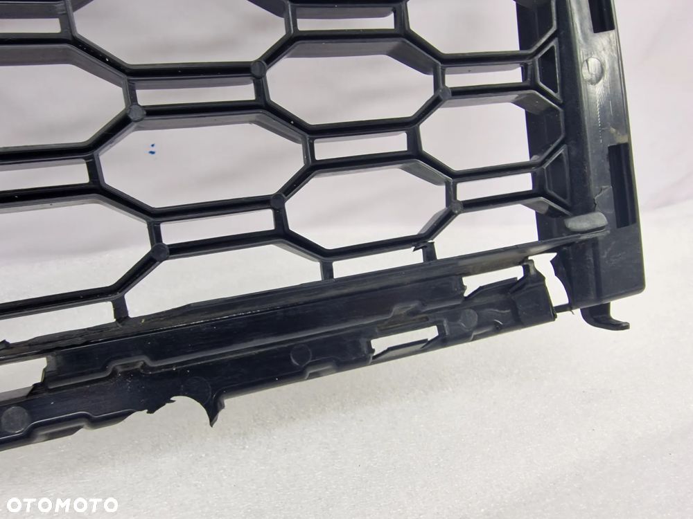 BMW X5 G05 M-PAKIET KRATKA ŚRODKOWA ZDERZAKA PRZEDNIEGO PRZÓD , NR 51118069211 , NR AUKCJI KR126 - 14