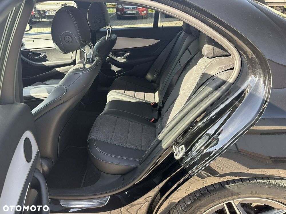 Mercedes-Benz Klasa E 220 d 4Matic 9G-TRONIC AMG Line - 18