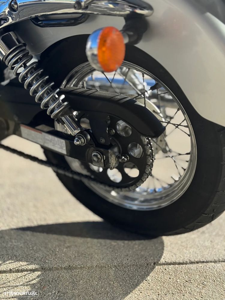 Suzuki VL Intruder - 6