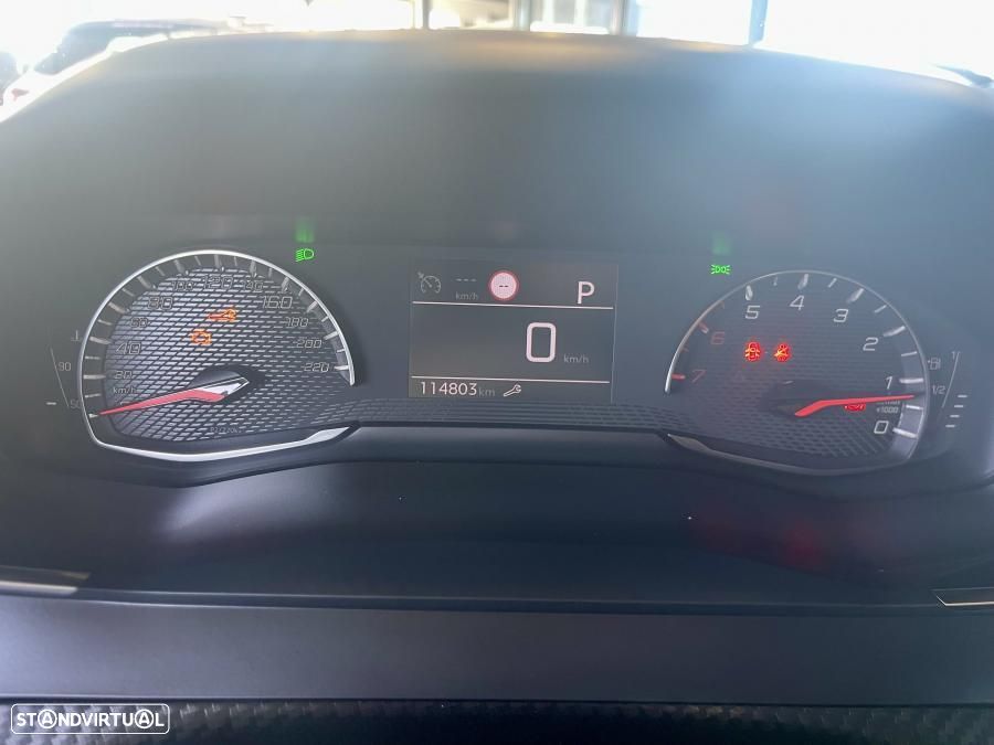 Peugeot 2008 1.2 PureTech Active Pack EAT8 - 12