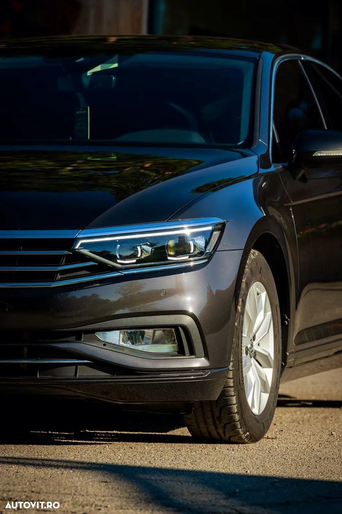 Volkswagen Passat 1.6 TDI SCR DSG Comfortline - 3