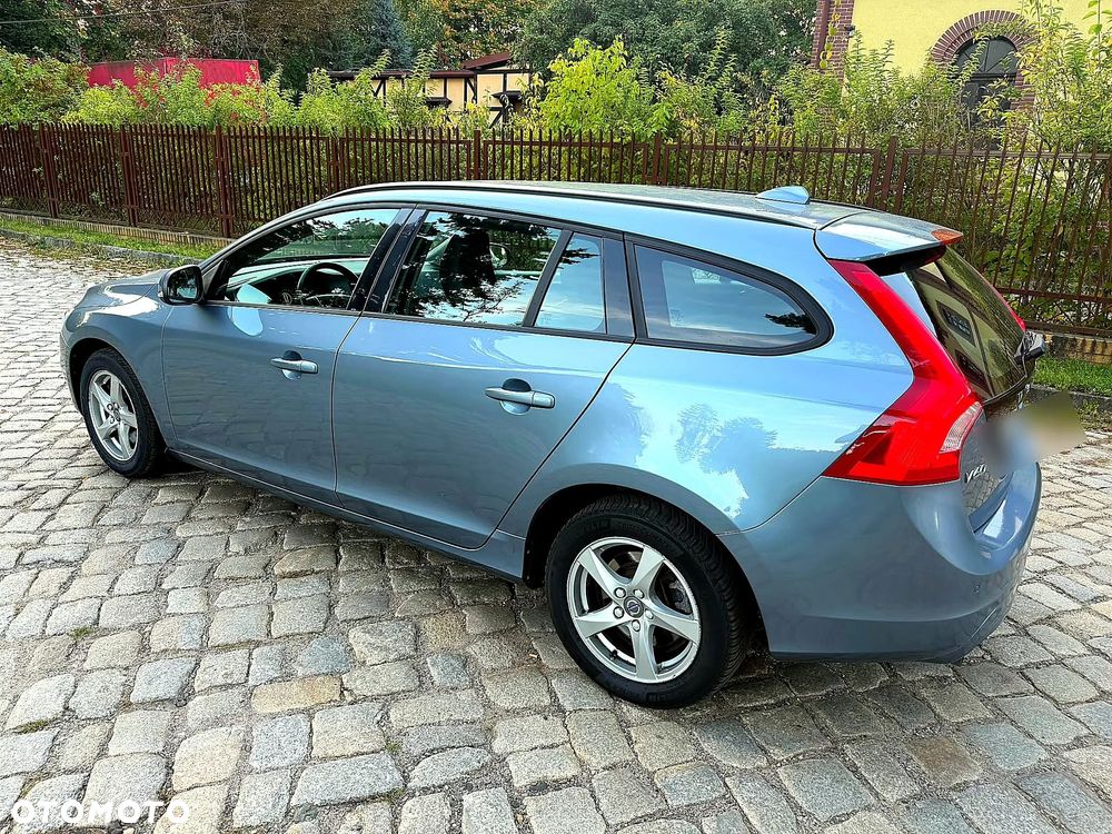 Volvo V60 D3 Momentum - 8