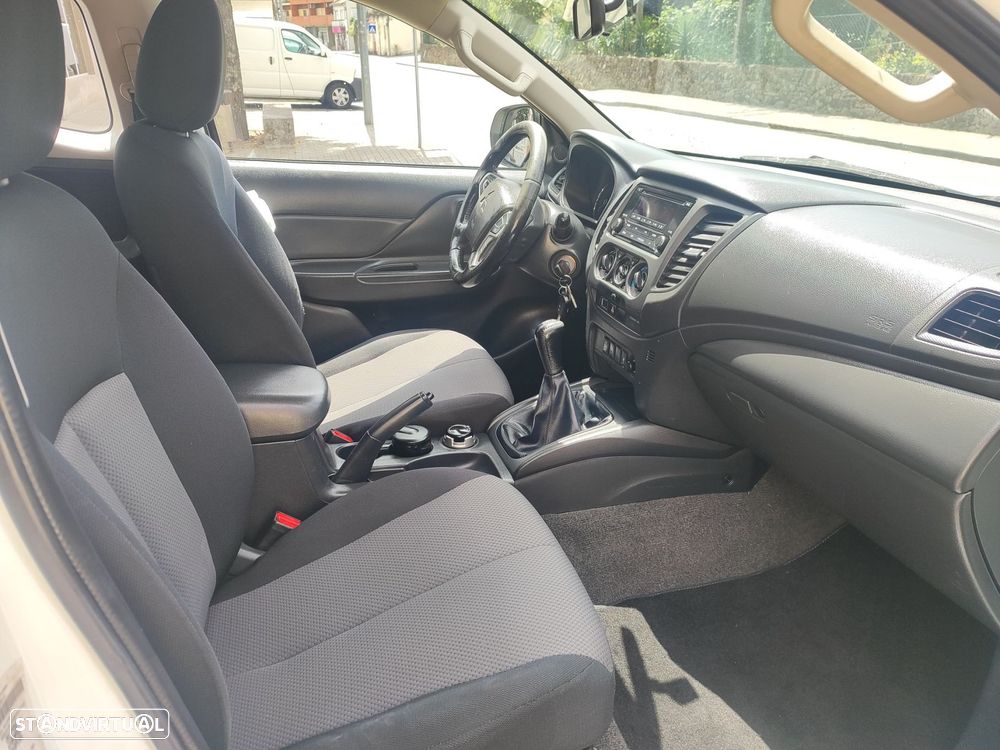 Mitsubishi L200 2.3 DI-D Space Cab Invite Strakar Look 4WD - 9