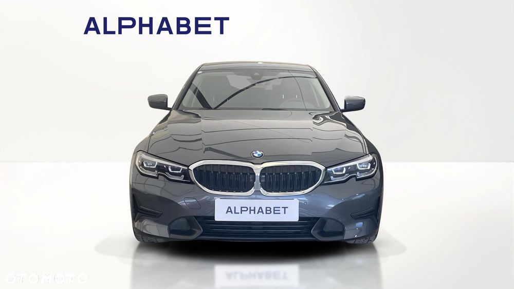 BMW Seria 3 318d Sport Line - 8