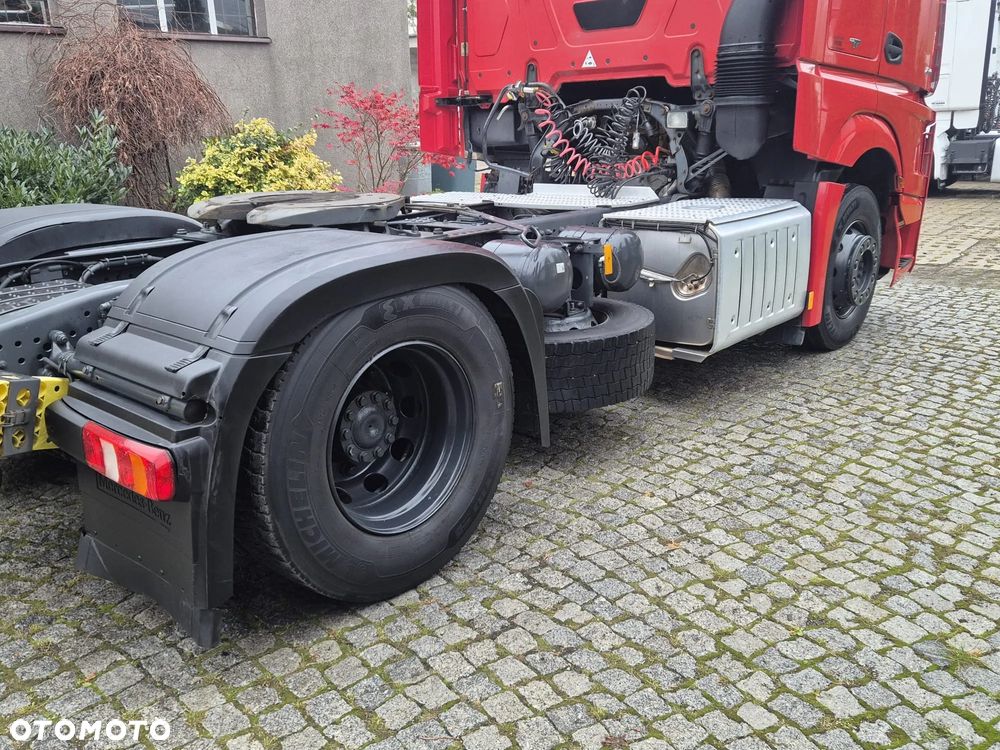 Mercedes-Benz 1845 - 13