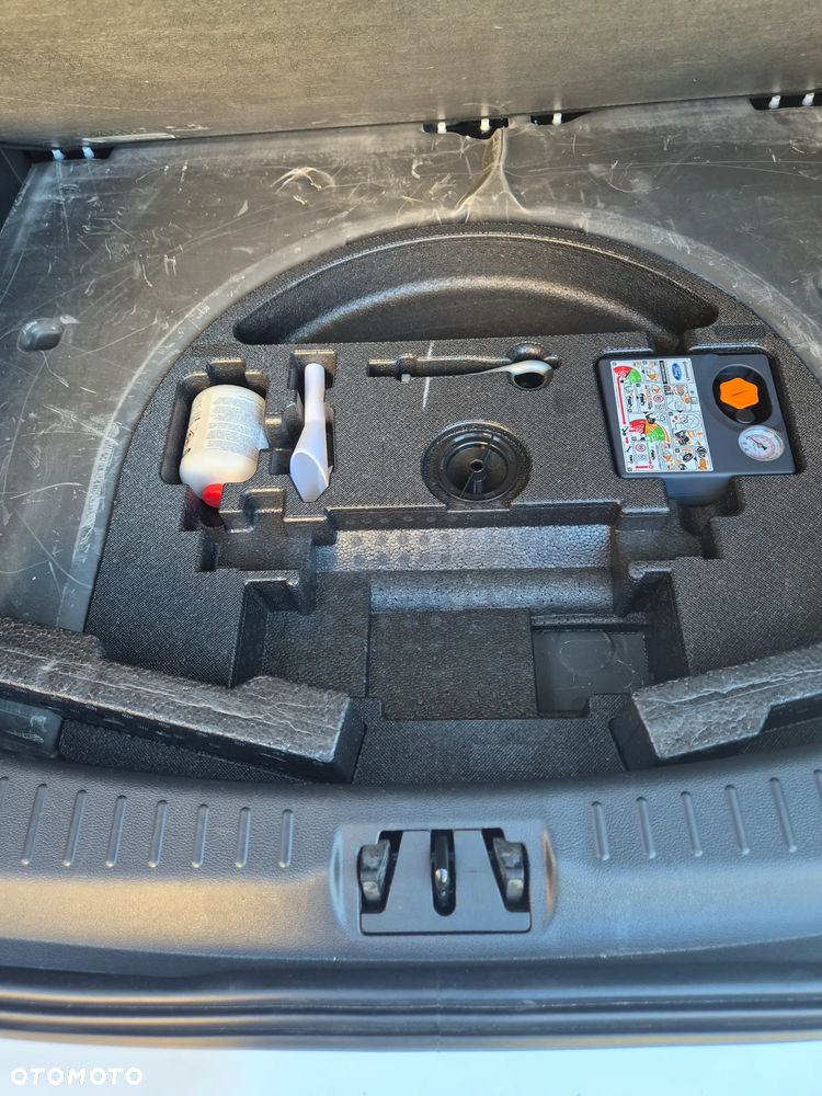 Ford Kuga - 11