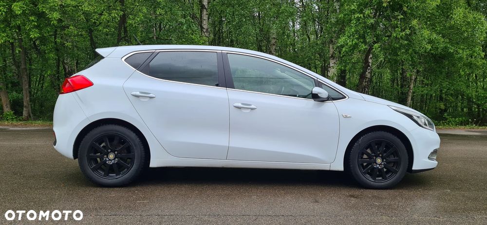 Kia Ceed 1.4 L - 6