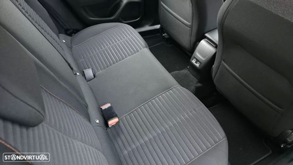 Peugeot e-2008 Active - 19