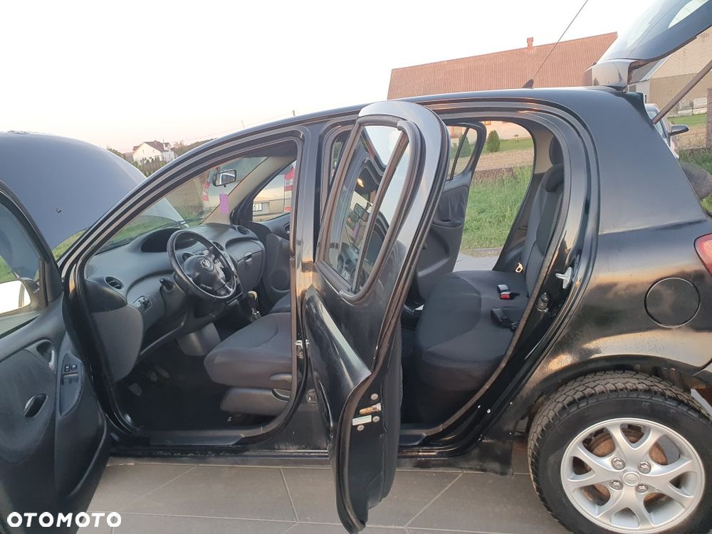 Toyota Yaris - 5