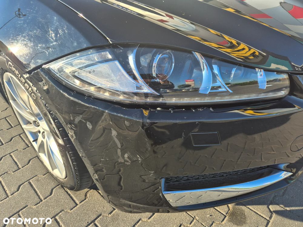 Jaguar XF 2.2 D - 12