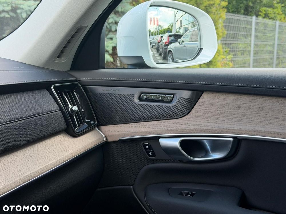 Volvo XC 90 - 25