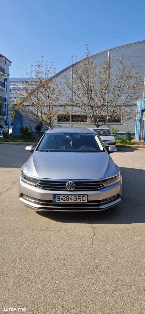 Volkswagen Passat - 1
