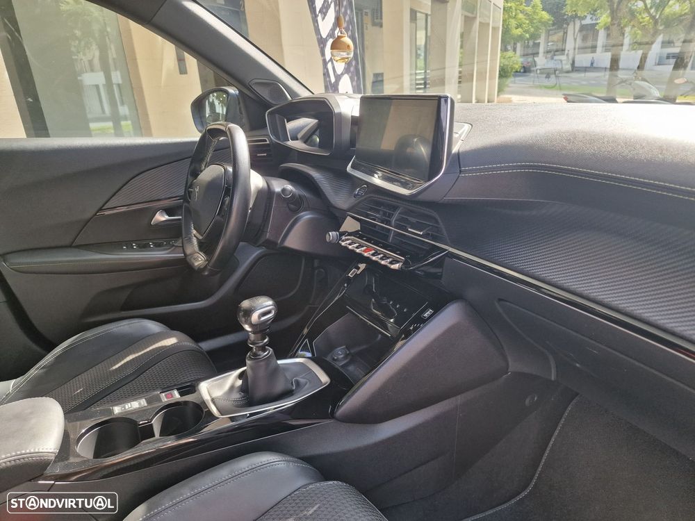 Peugeot 2008 1.2 PureTech GT - 19