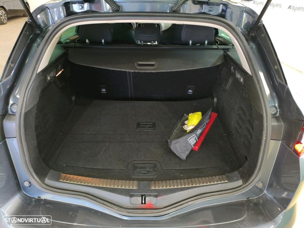 Renault Mégane Sport Tourer 1.5 Blue dCi GT Line — fotografia 9