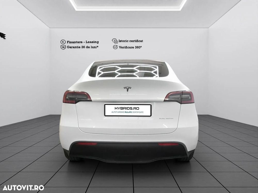 Tesla Model Y - 6