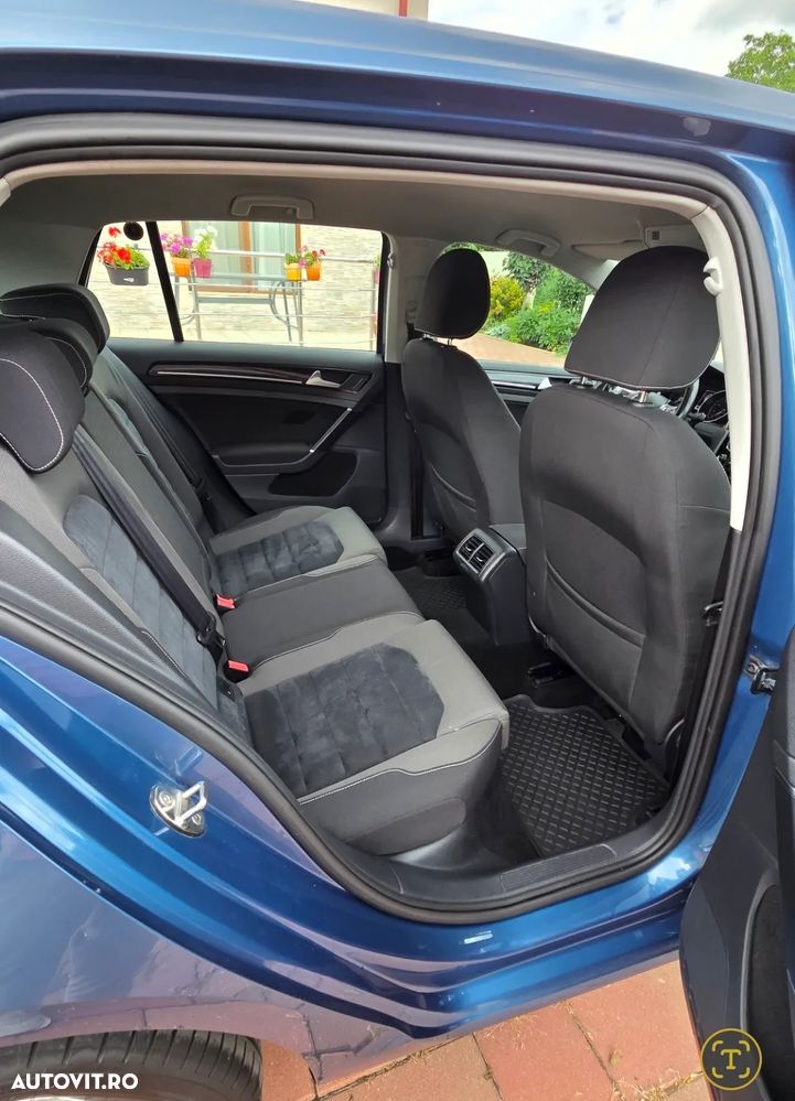 Volkswagen Golf - 5