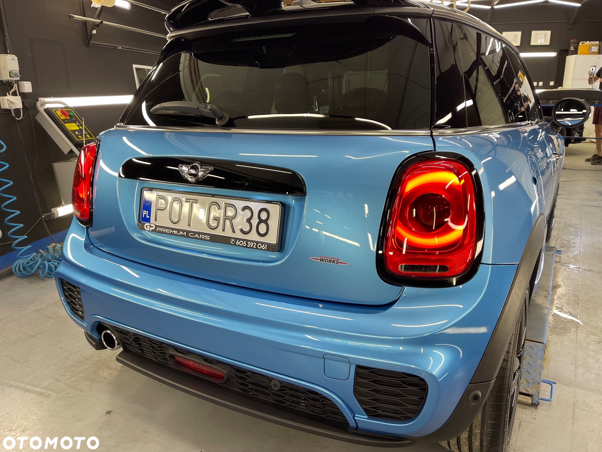 MINI Cooper John Works Trim - 10