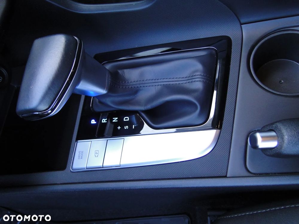 Hyundai Elantra 1.6 Smart CVT - 22