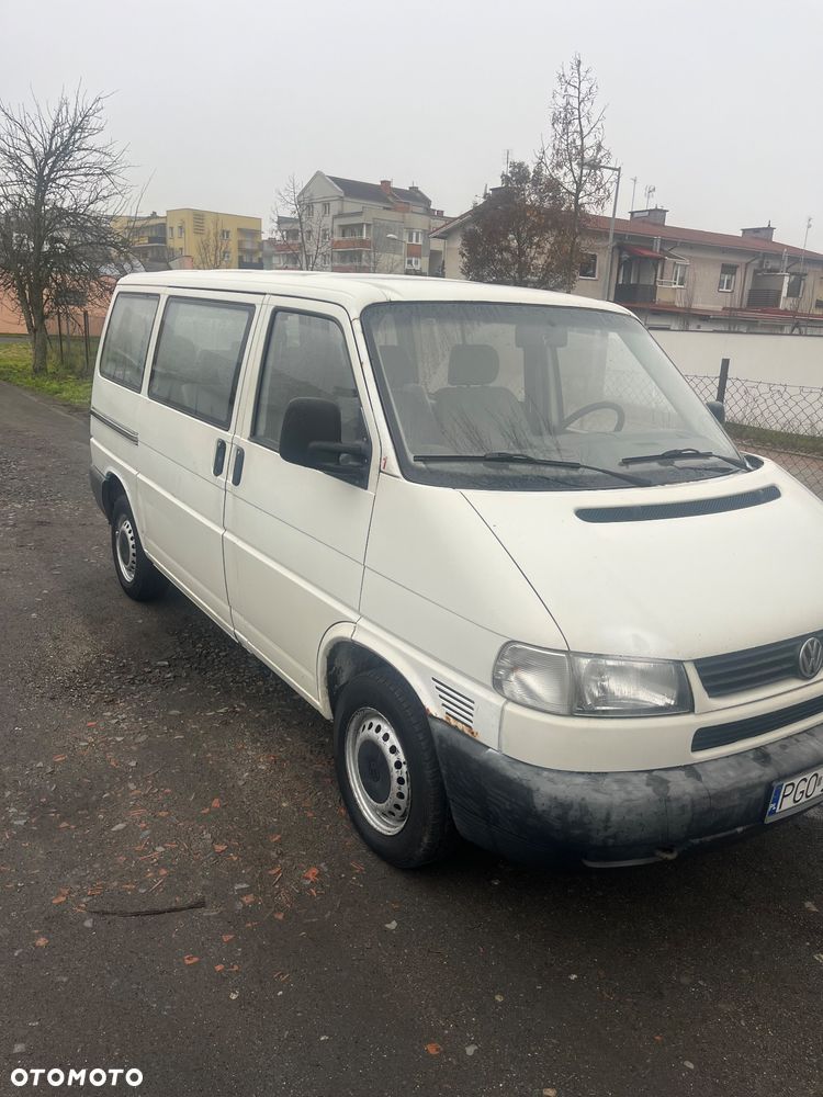 Volkswagen Caravelle Basis / CL - 15