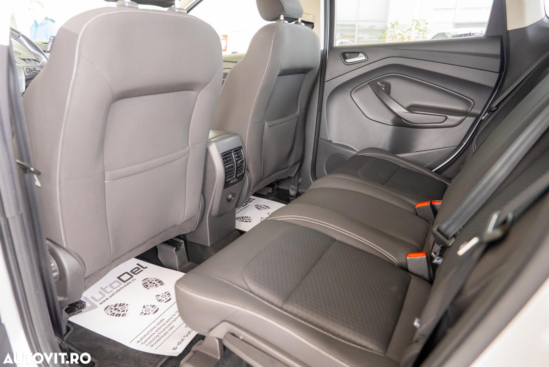 Ford Kuga 2.0 TDCi 2x4 Aut. Titanium - 16