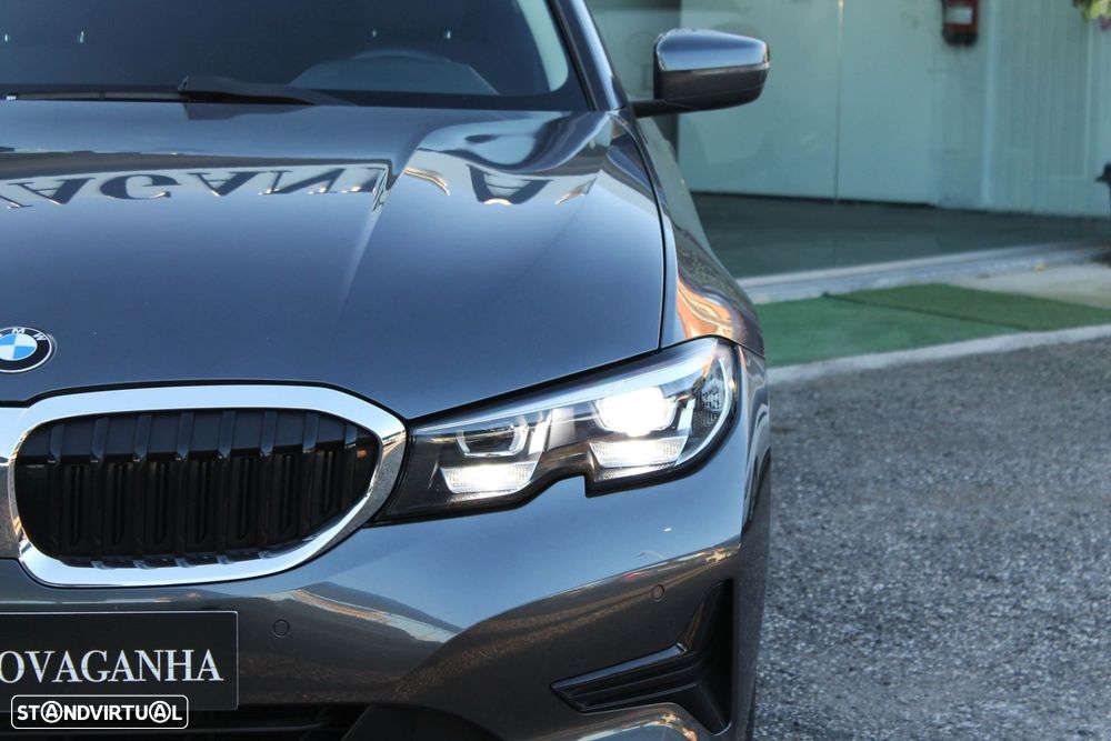 BMW 330 e Touring Auto - 41