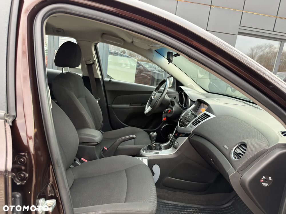 Chevrolet Cruze 1.4 T LT - 29