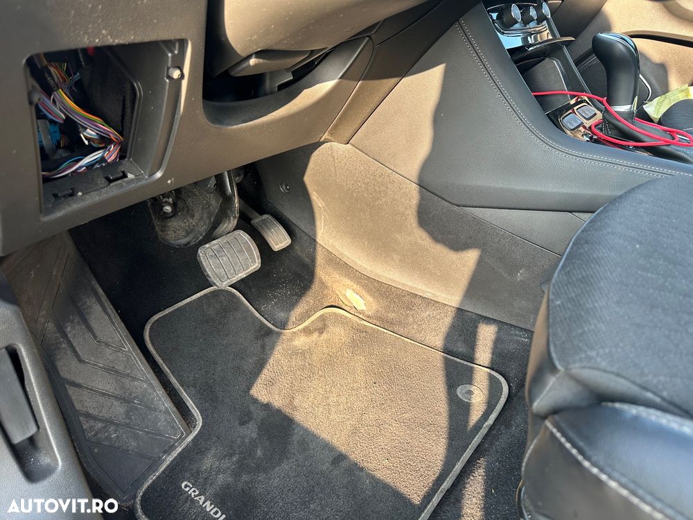 Opel Grandland X 1.2 Turbo START/STOP Aut. Innovation - 8