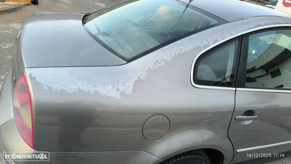 VW Passat 1.9 TDi Highline - 29